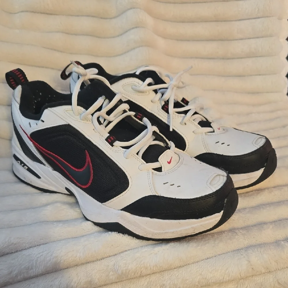 Nike Men's Black and White Sneakers with Red Details